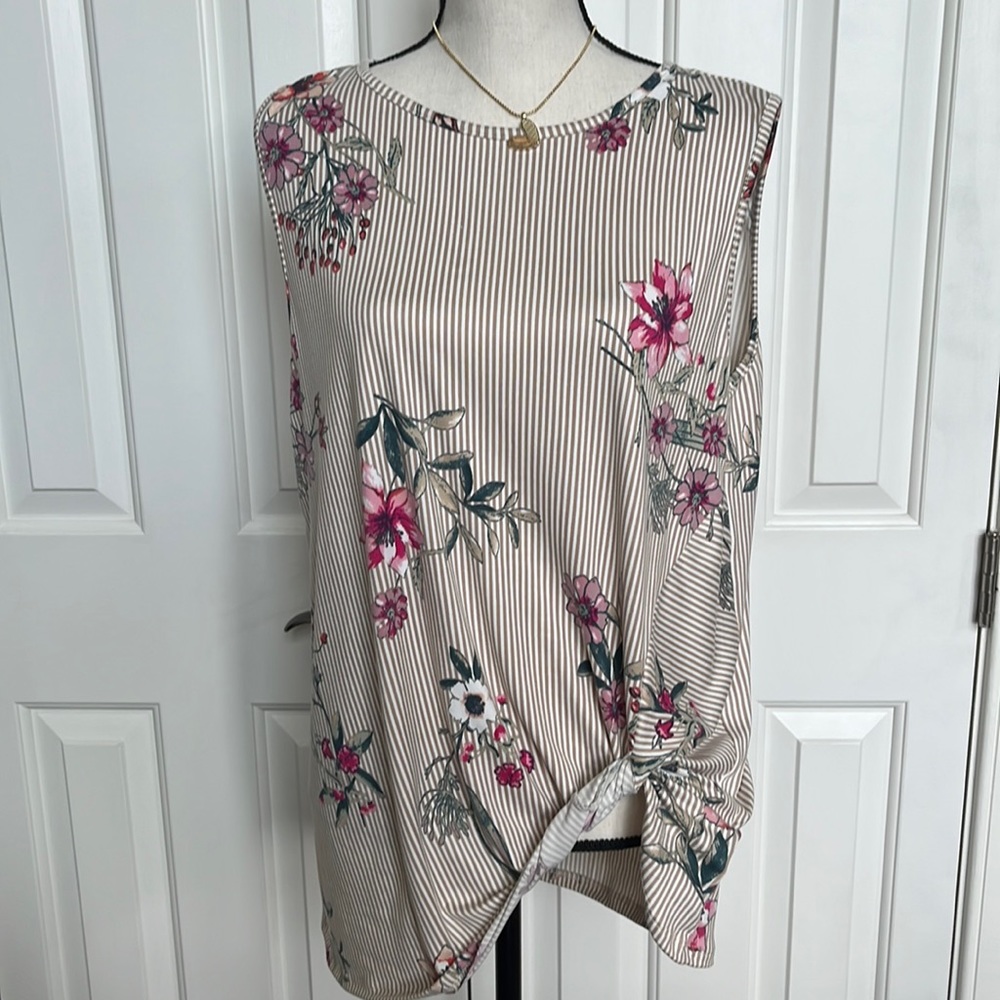 NWOT Sleeveless tunic
